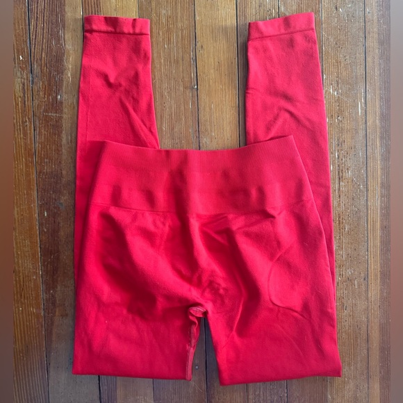Alphalete Amplify Leggings “Formula Red” with Butt Scrunch Size Medium - Picture 4 of 8